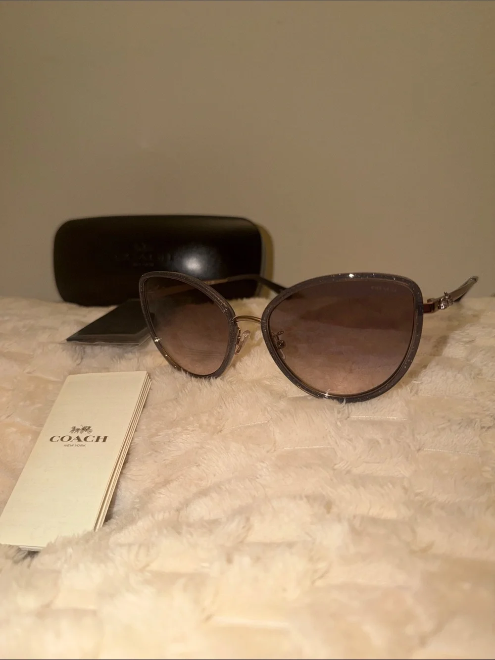 NEW Coach HC7093 Gray Round Sunglasses with Rose Gold Arms